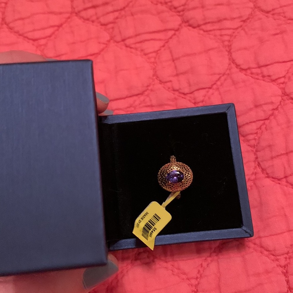 UNIQUE & FABULOUS!! 10k Gold AAA Tanzanite Ring - Picture 16 of 16